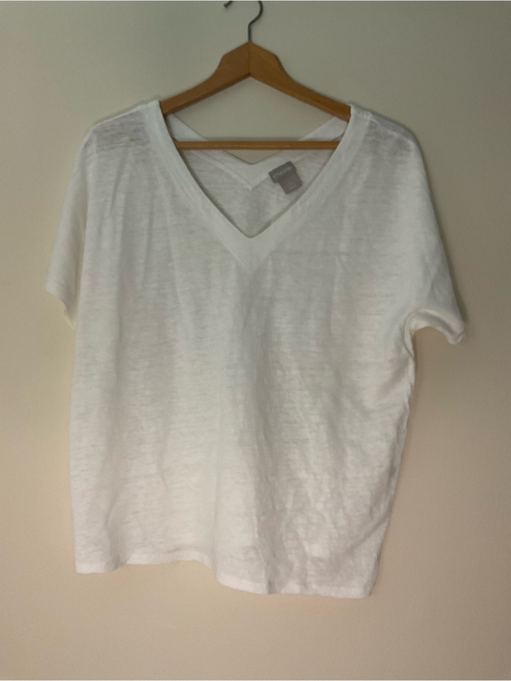 Linen Chico's Cream V-Neck Lightweight Knit Top 21.5” by 23”